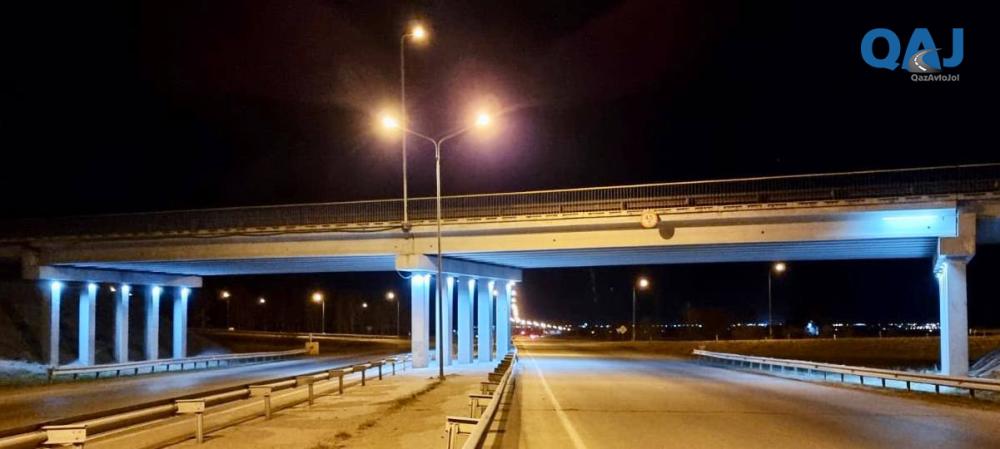 Дорожники Костанайской области устанавливают освещение на автомобильных мостах и путепроводах