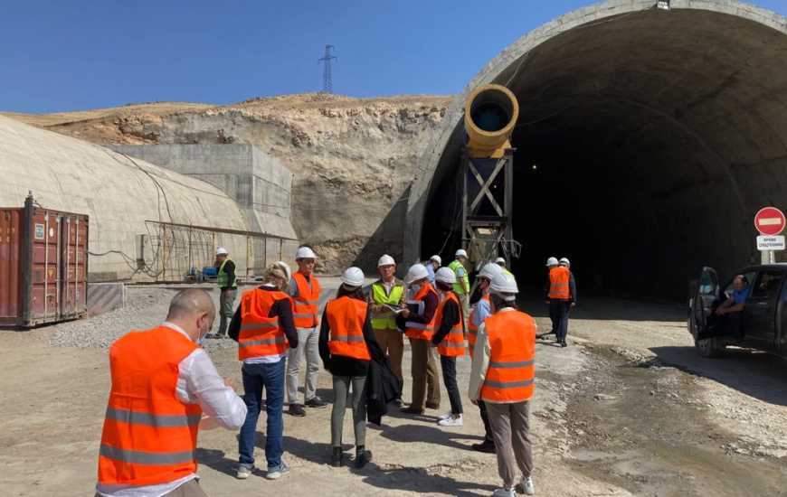 Продолжается строительство тоннеля в Туркестанской области
